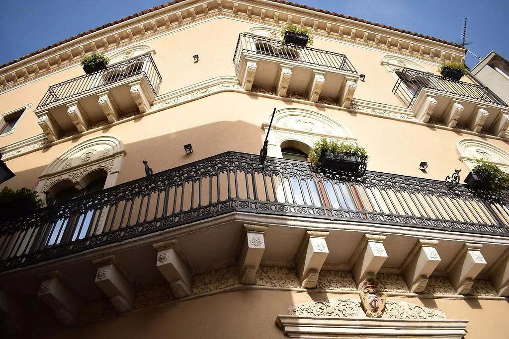 Cento Tari' Guest House كاستيليوني دي سيشيليا 3*,